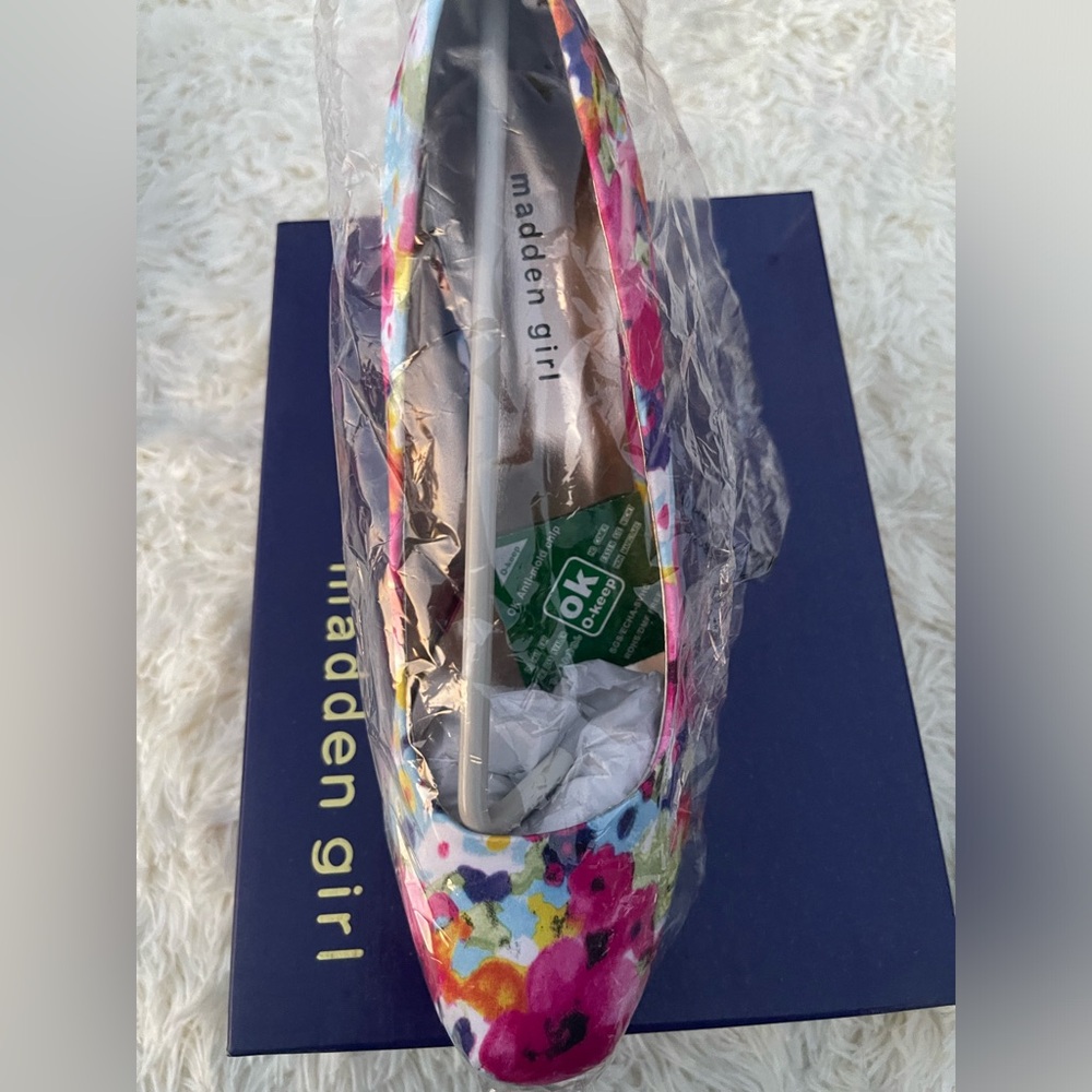 New madden girl multi color pumps size 11W